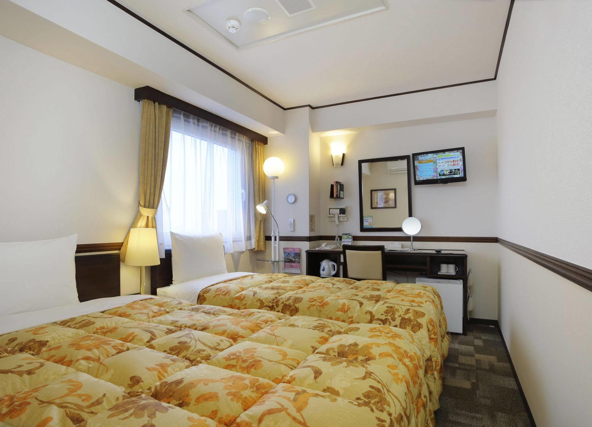 Toyoko Inn Takasaki Eki Nishi Guchi No 2 Exteriér fotografie